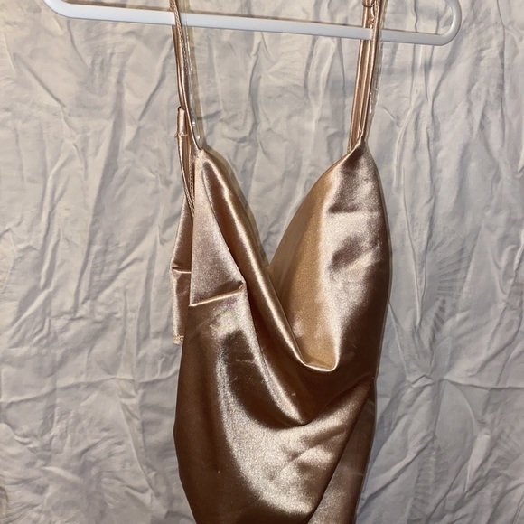 Better Be Womens Square Neck Sleeveless Cross Back Satin Dress Rose Gold Medium - Picture 3 of 12